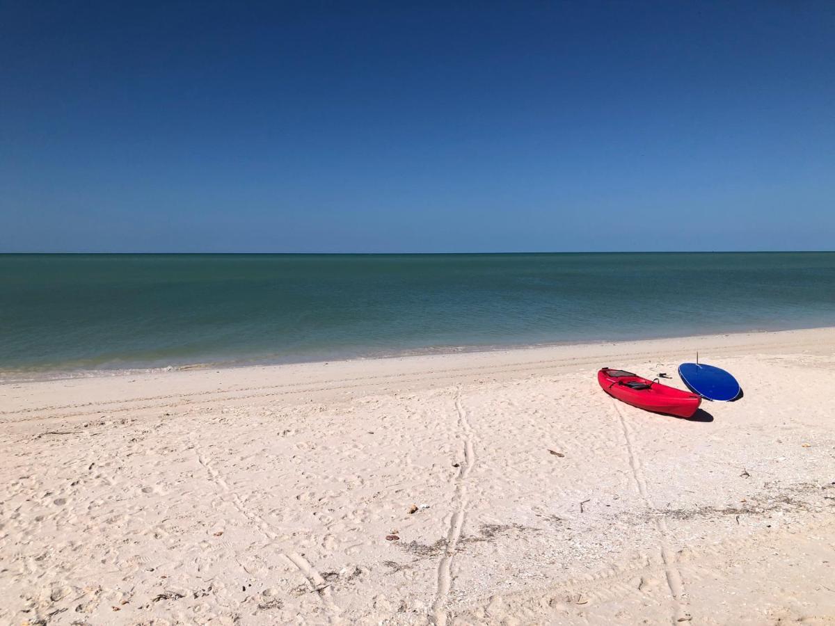 Playa 55 Beach Escape - Adults Only Guesthouse Селестун Экстерьер фото