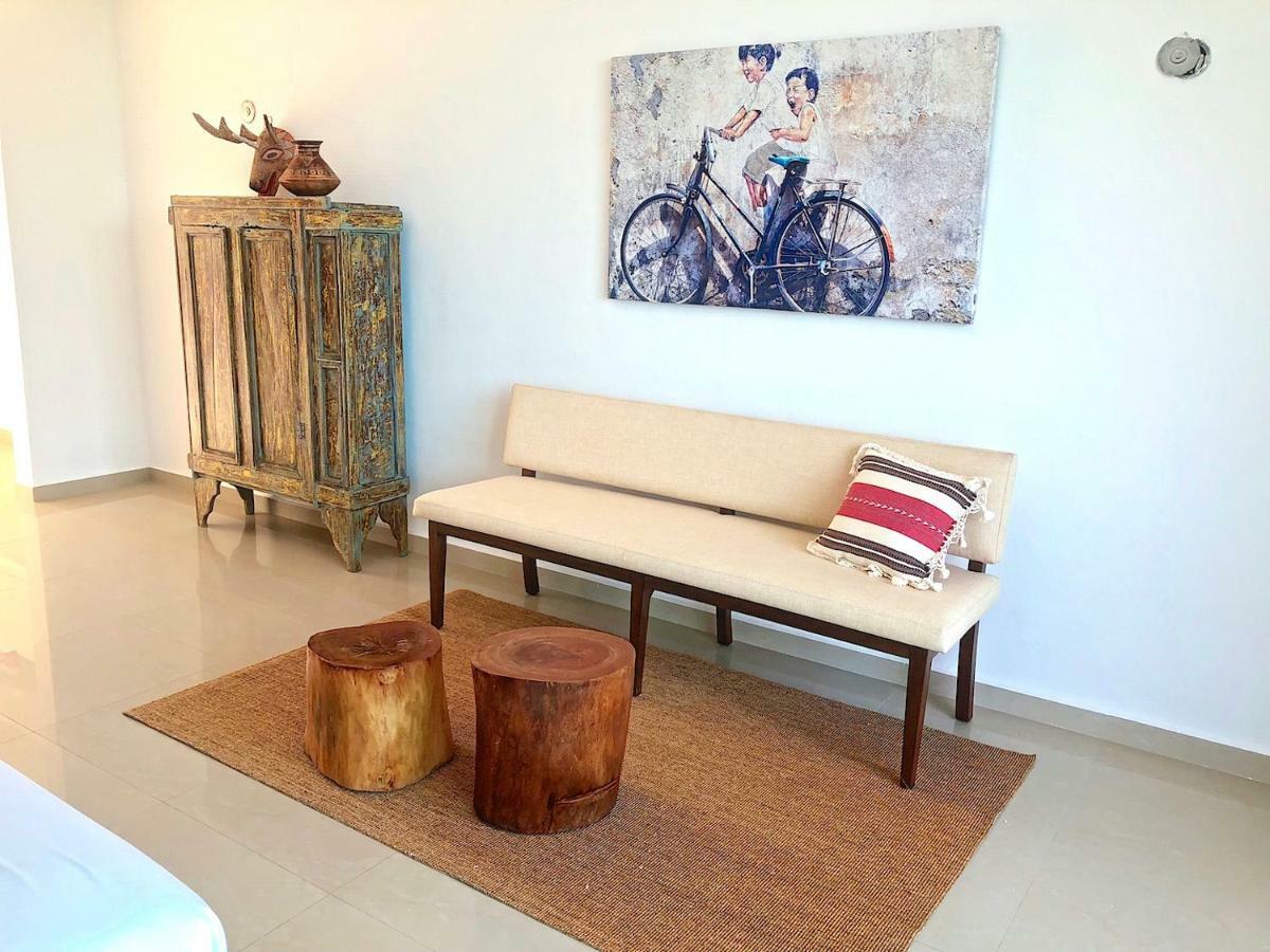 Playa 55 Beach Escape - Adults Only Guesthouse Селестун Экстерьер фото