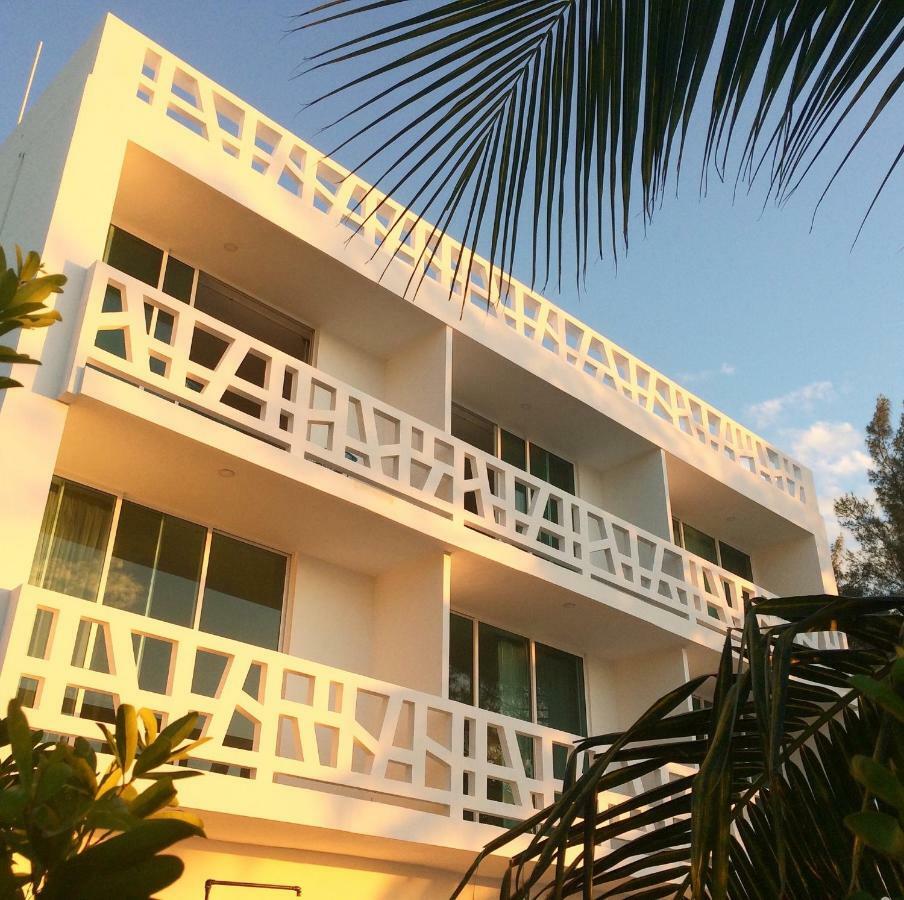 Playa 55 Beach Escape - Adults Only Guesthouse Селестун Экстерьер фото