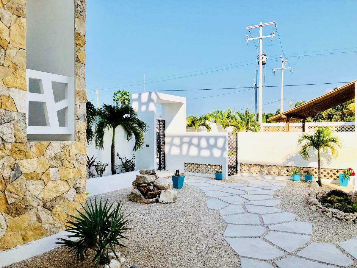 Playa 55 Beach Escape - Adults Only Guesthouse Селестун Экстерьер фото